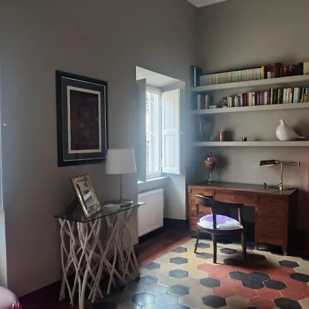 Warm Charming Apartment in Campo de Fiori-3