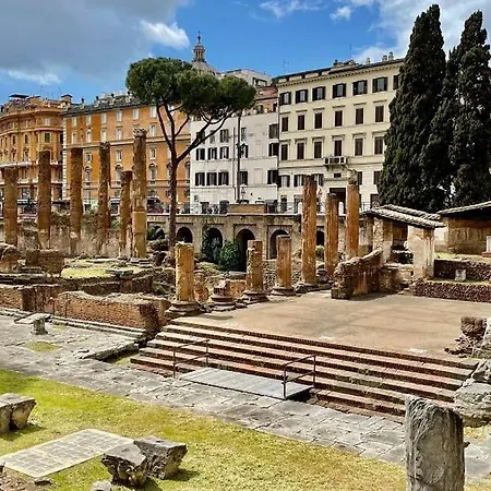 Warm Charming Apartment In Campo De Fiori-3
